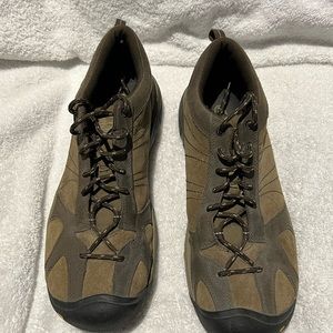 Keen lace up shoe with lots of life left